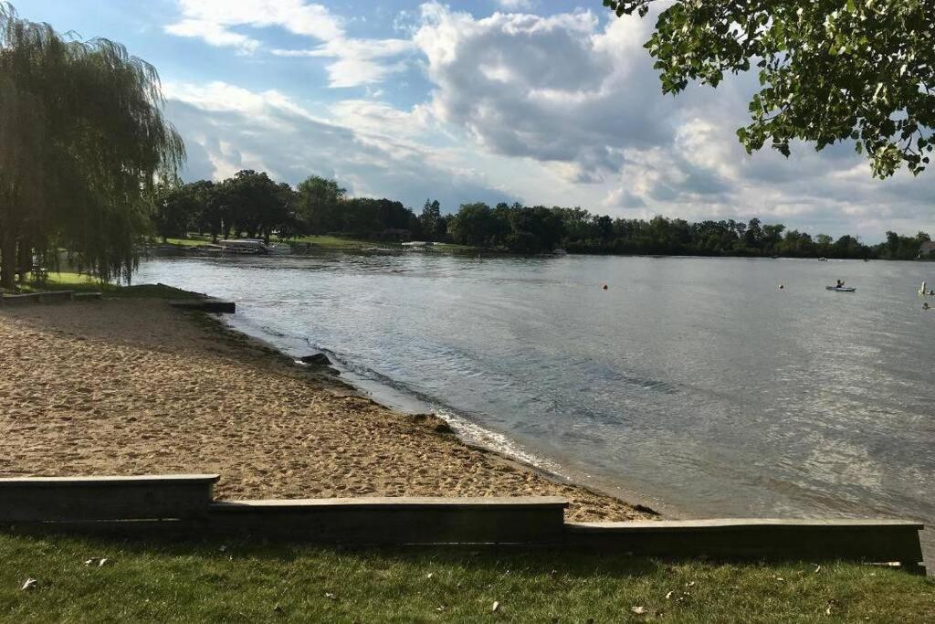 Ivp Manor House By Lake Beach And Naval Base Villa Gages Lake Kültér fotó